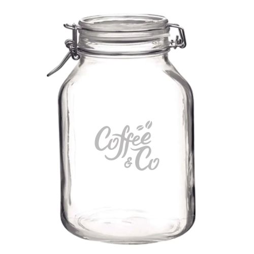 Eingraviertes CoffeeCo-Logo auf der Einweckglas 5 Liter Fido. Eingraviertes CoffeeCo-Logo auf der Einweckglas 5 Liter Fido.