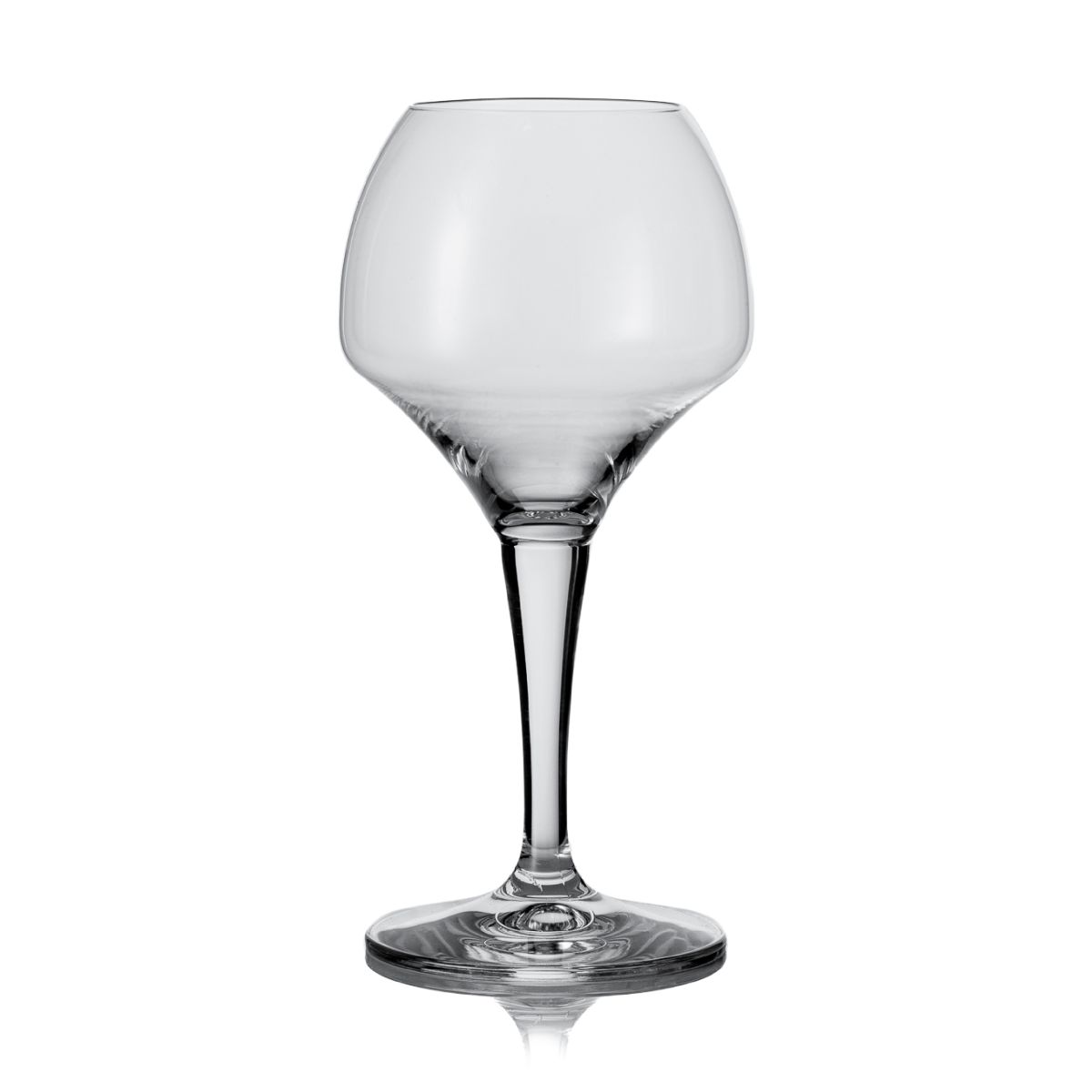 Frontansicht des transparenten Bierglases Norbert 65 cl. mit breitem Kelch und schmalem Fuß im klassischen Design. Frontansicht des transparenten Bierglases Norbert 65 cl. mit breitem Kelch und schmalem Fuß im klassischen Design.
