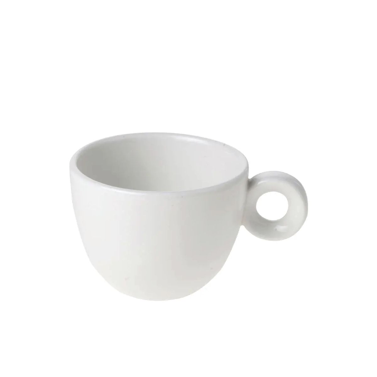 Vorderansicht der Bola Kaffeetasse (15 cl) aus weißem Porzellan mit abgerundeten Kanten. Vorderansicht der Bola Kaffeetasse (15 cl) aus weißem Porzellan mit abgerundeten Kanten.