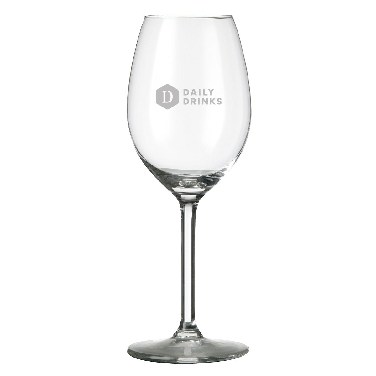 Gravur des DailyDrinks-Logos auf dem Weinglas Esprit 53 cl. auf der Vorderseite sichtbar.