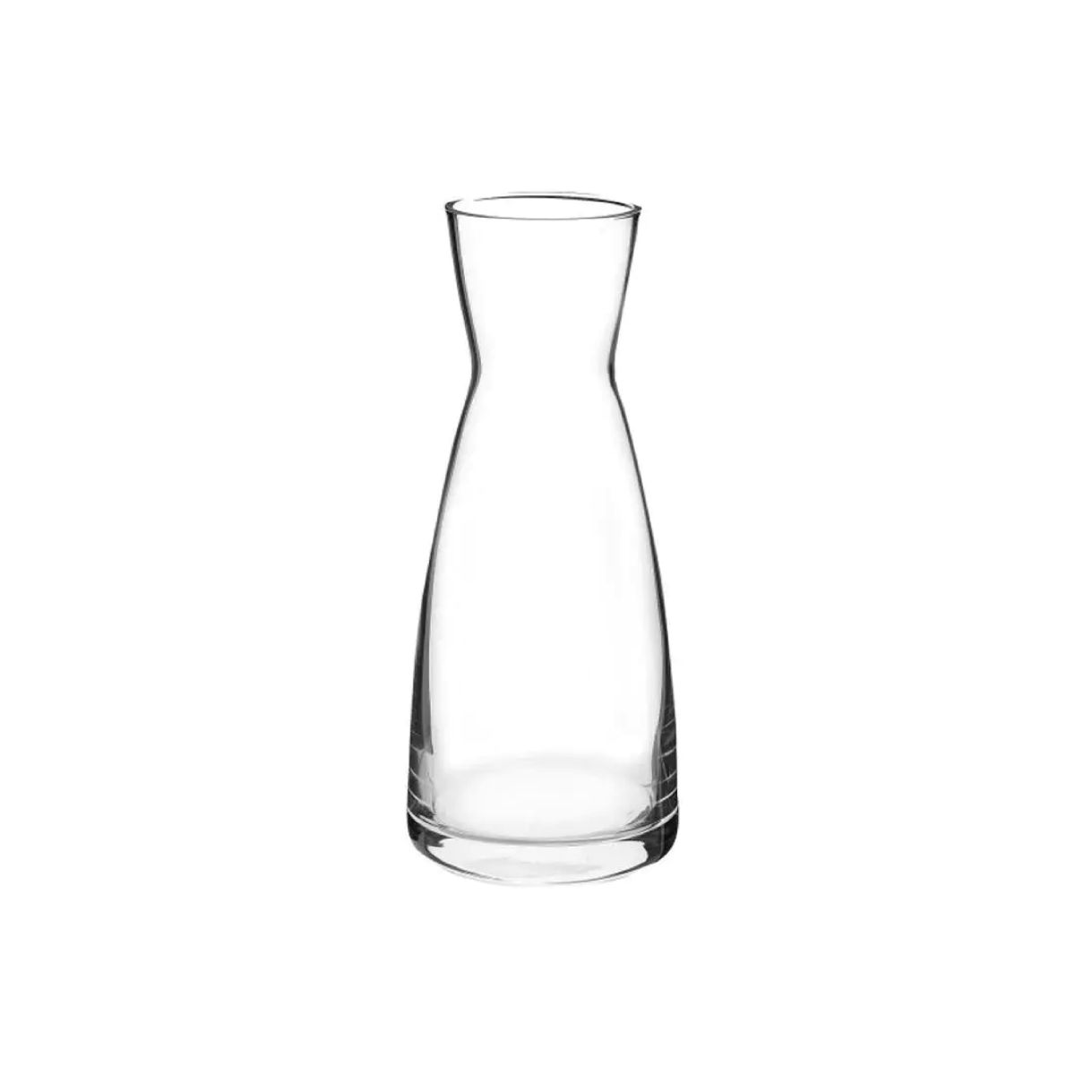 Vorderansicht der Karaffe Ypsilon 0,25 Liter aus transparentem Glas mit breitem Fuß und schmalem Hals. Vorderansicht der Karaffe Ypsilon 0,25 Liter aus transparentem Glas mit breitem Fuß und schmalem Hals.