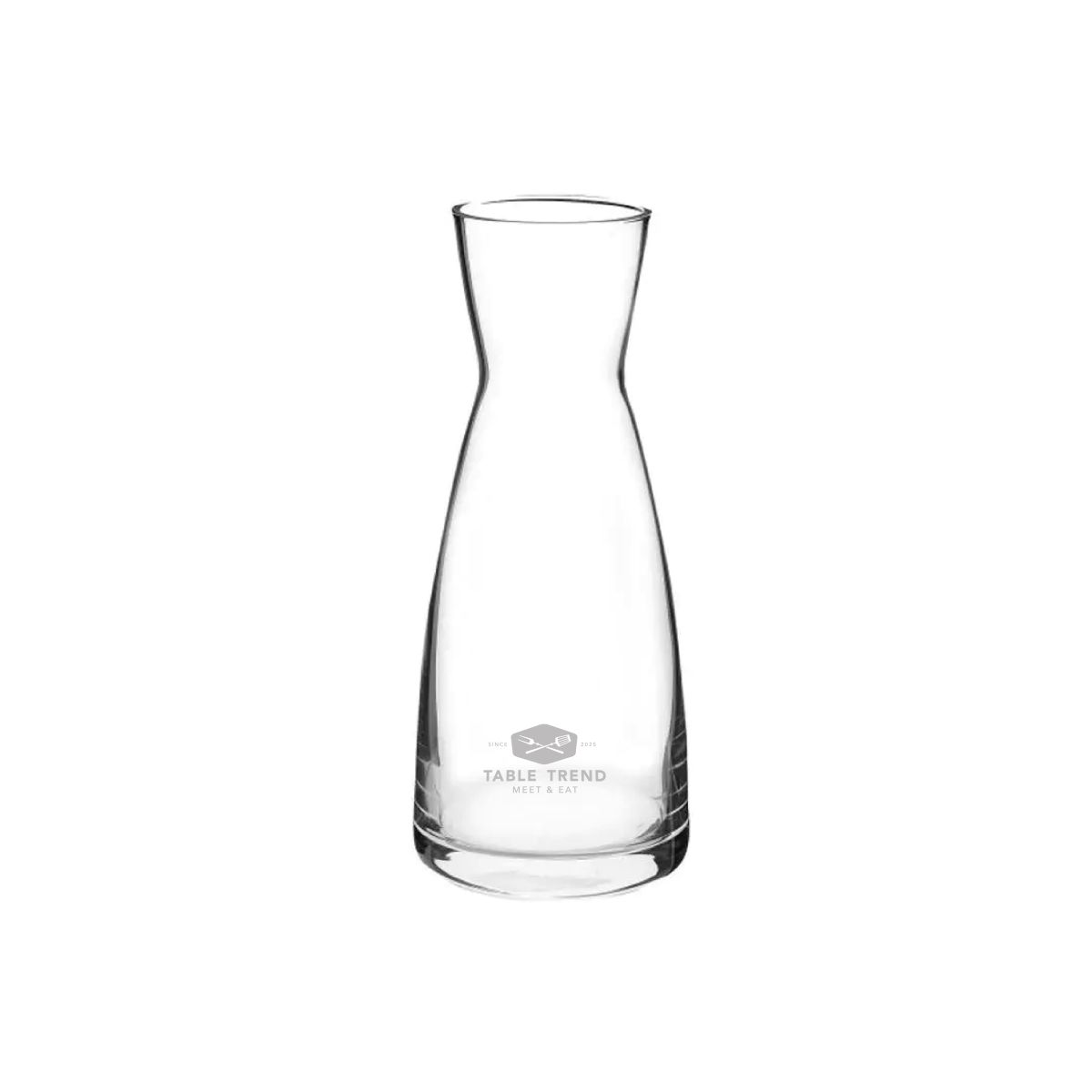 Karaffe Ypsilon 0,25 Liter mit dezenter TableTrend Logo-Gravur auf der Vorderseite des Glases.