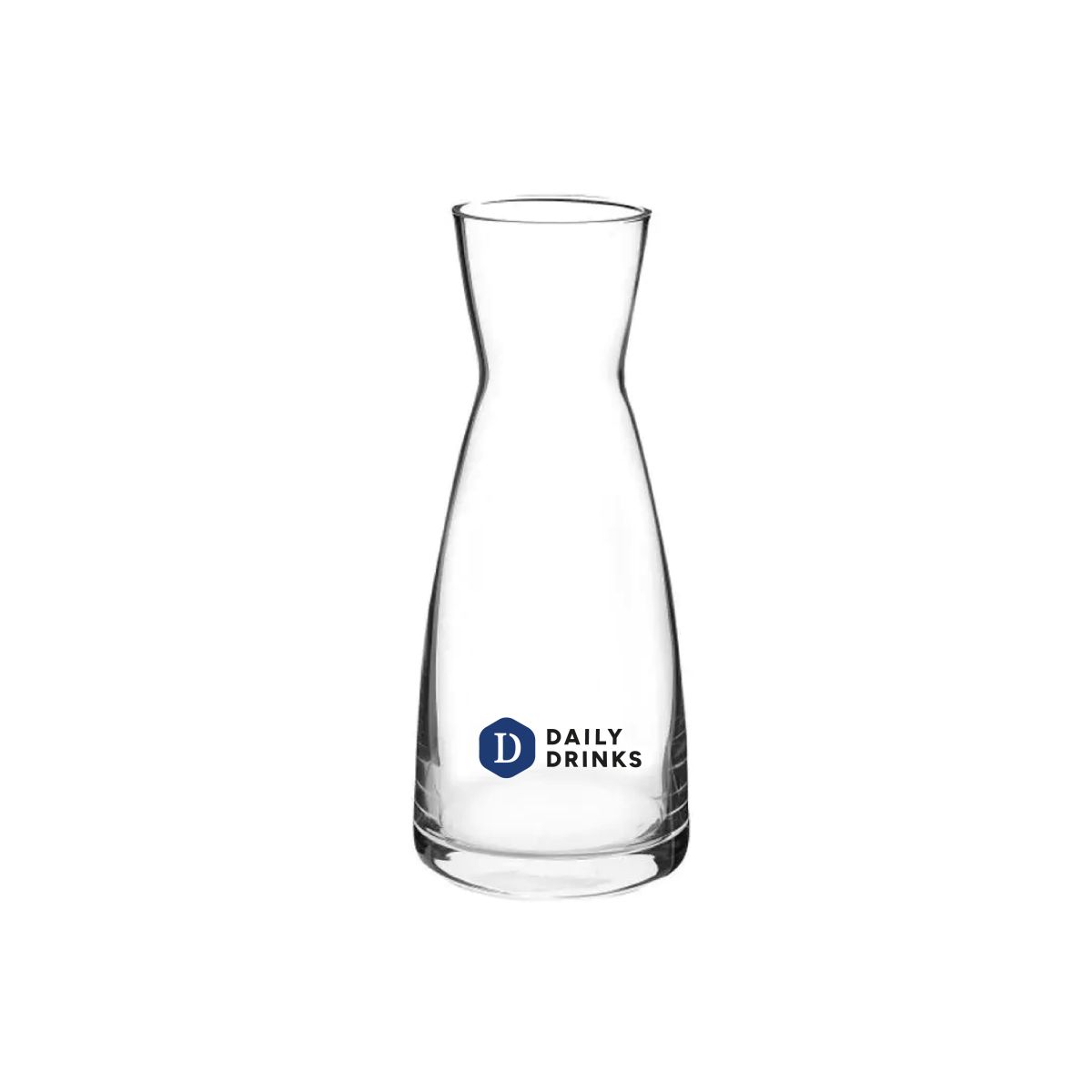 Glaskaraffe 0,25 Liter, bedruckt mit mehrfarbigem DailyDrinks-Logo auf der Vorderseite.