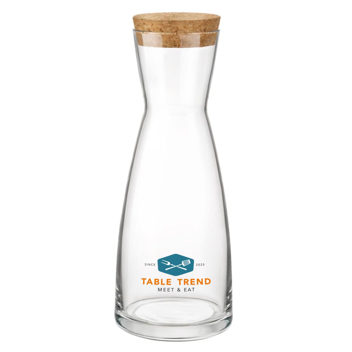Ypsilon Karaffe 1 Liter mit mehrfarbig bedrucktem TableTrend Logo auf der Vorderseite des Glases.