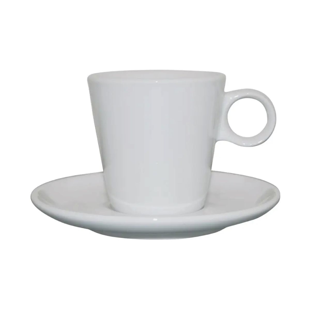 Vorderseite des Lukas Cappuccino weiß 19,5 cl. Set, gefertigt aus glattem Porzellan. Vorderseite des Lukas Cappuccino weiß 19,5 cl. Set, gefertigt aus glattem Porzellan.