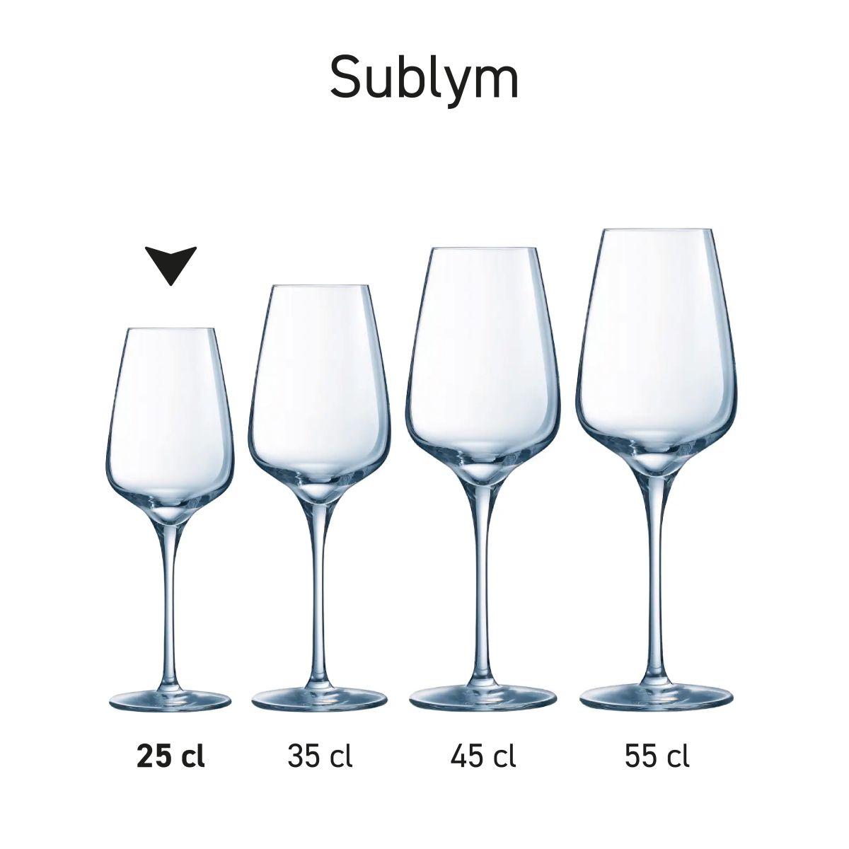 Sublym Weingläser, die in einer Serienanordnung mit identischer Glasform präsentiert werden.