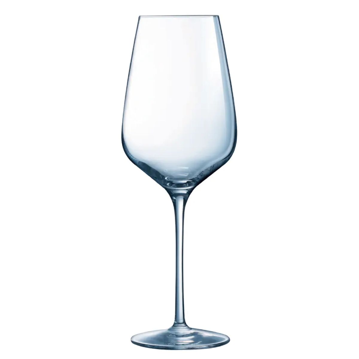 Vorderansicht des Sublym Weinglas 55 cl. aus Klarglas mit langem Stiel und breitem Kelch. Vorderansicht des Sublym Weinglas 55 cl. aus Klarglas mit langem Stiel und breitem Kelch.