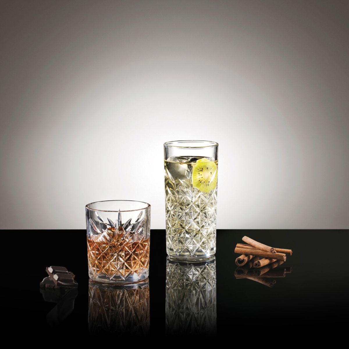 Timeless Whisky Glas 21 cl.  Präsentiert in einem stimmungsvollen Rahmen.