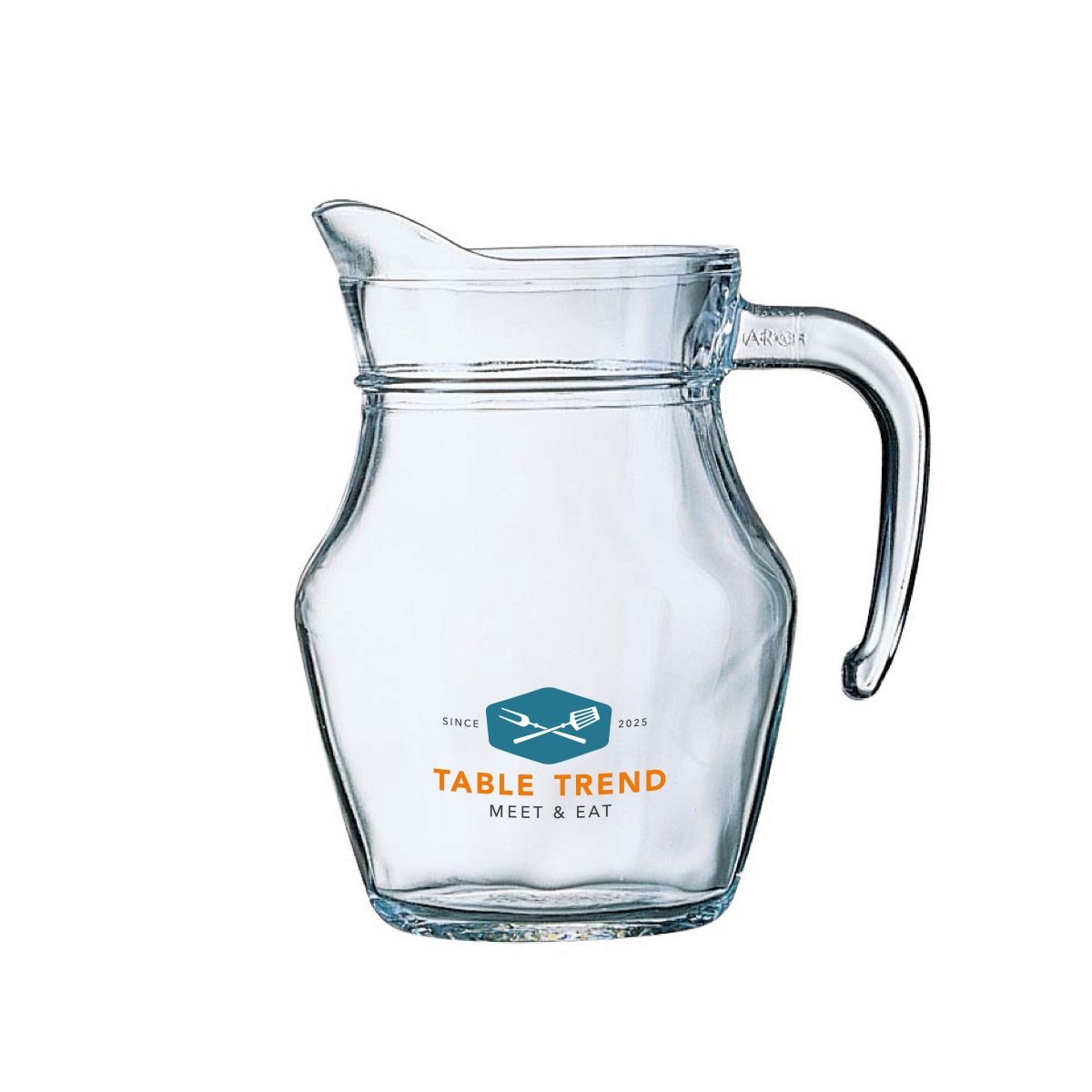 Broc Arc 0,5-Liter-Wasserkanne mit mehrfarbigem TableTrend-Logo auf der Glasfront.